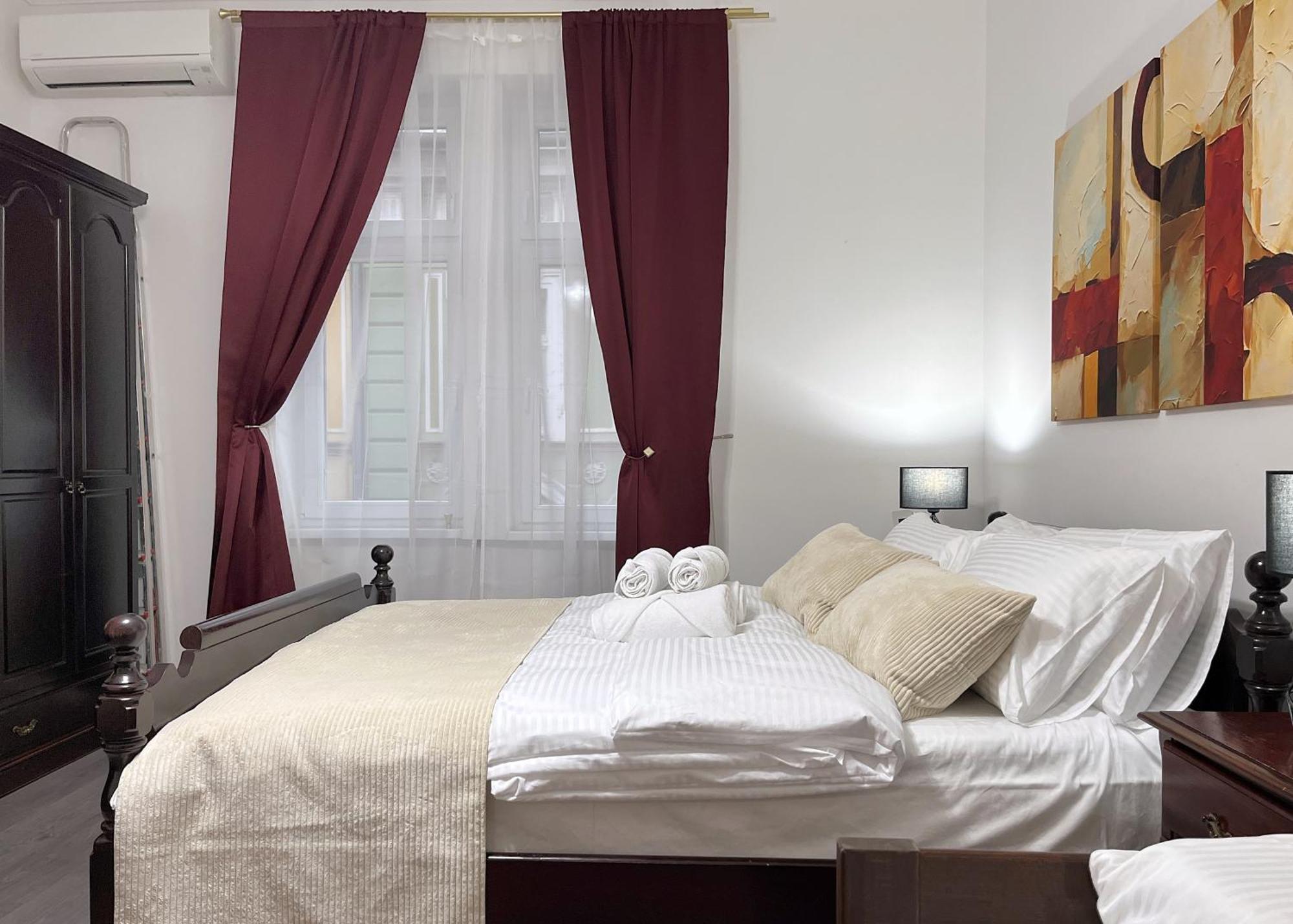 Main Street Retreat Apartment With Free Parking سراييفو المظهر الخارجي الصورة