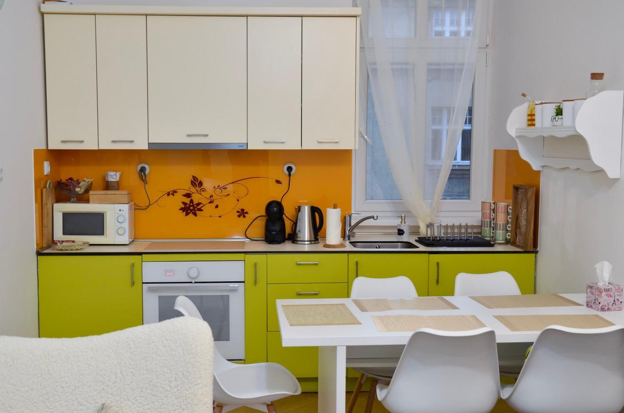 Main Street Retreat Apartment With Free Parking سراييفو المظهر الخارجي الصورة
