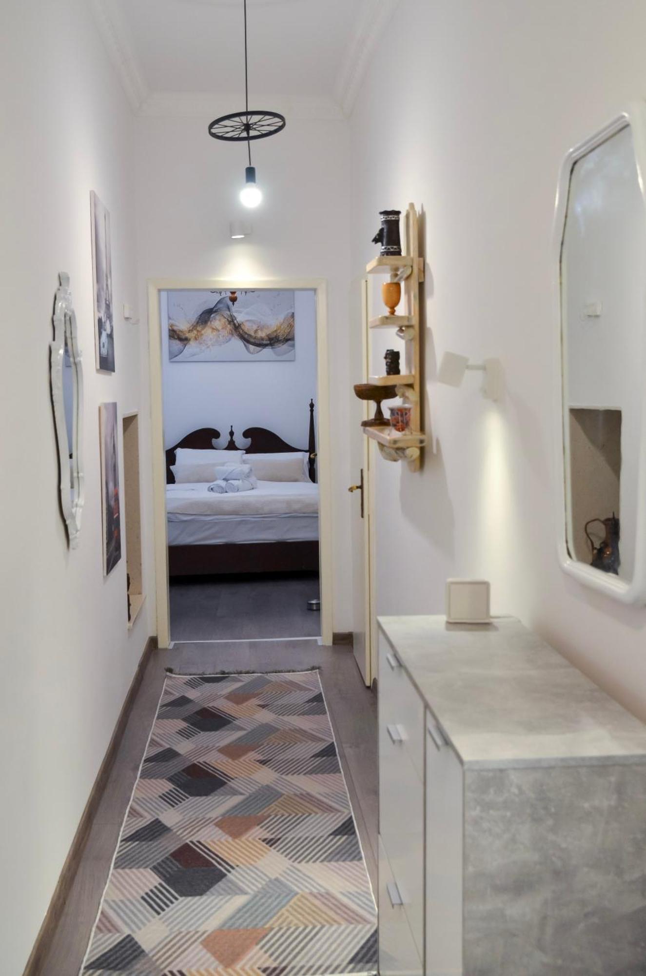 Main Street Retreat Apartment With Free Parking سراييفو المظهر الخارجي الصورة