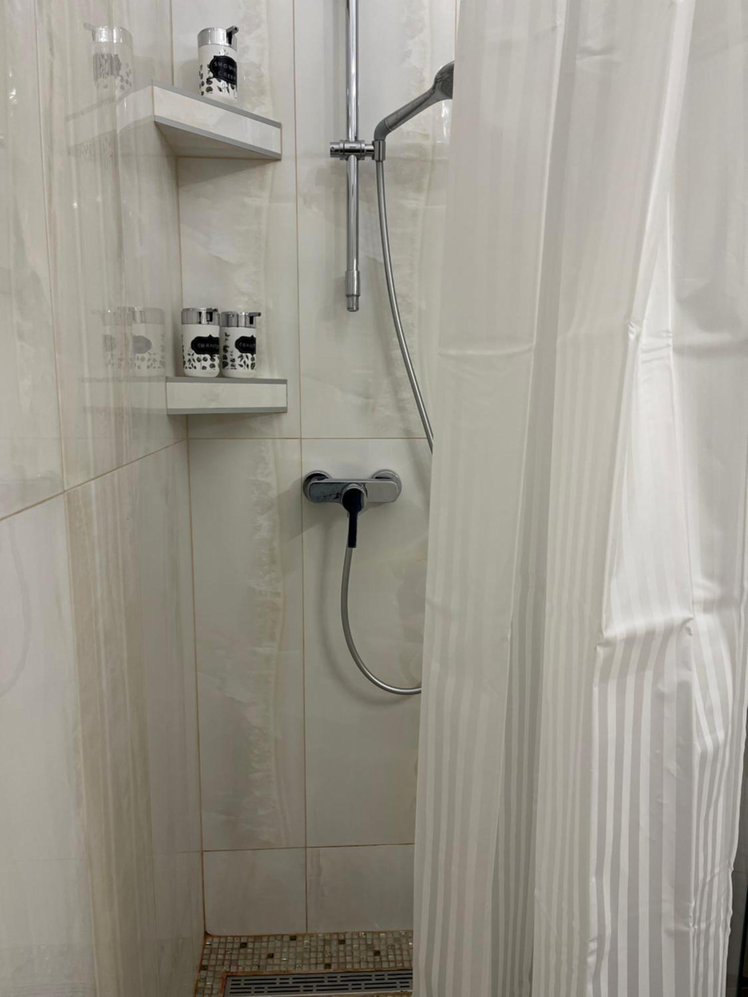 Main Street Retreat Apartment With Free Parking سراييفو المظهر الخارجي الصورة