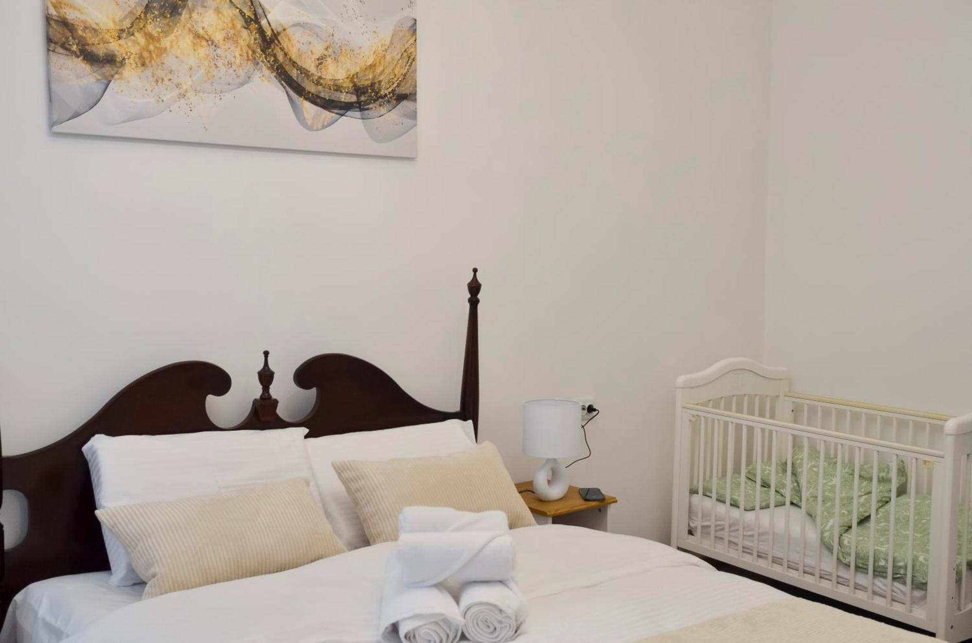 Main Street Retreat Apartment With Free Parking سراييفو المظهر الخارجي الصورة