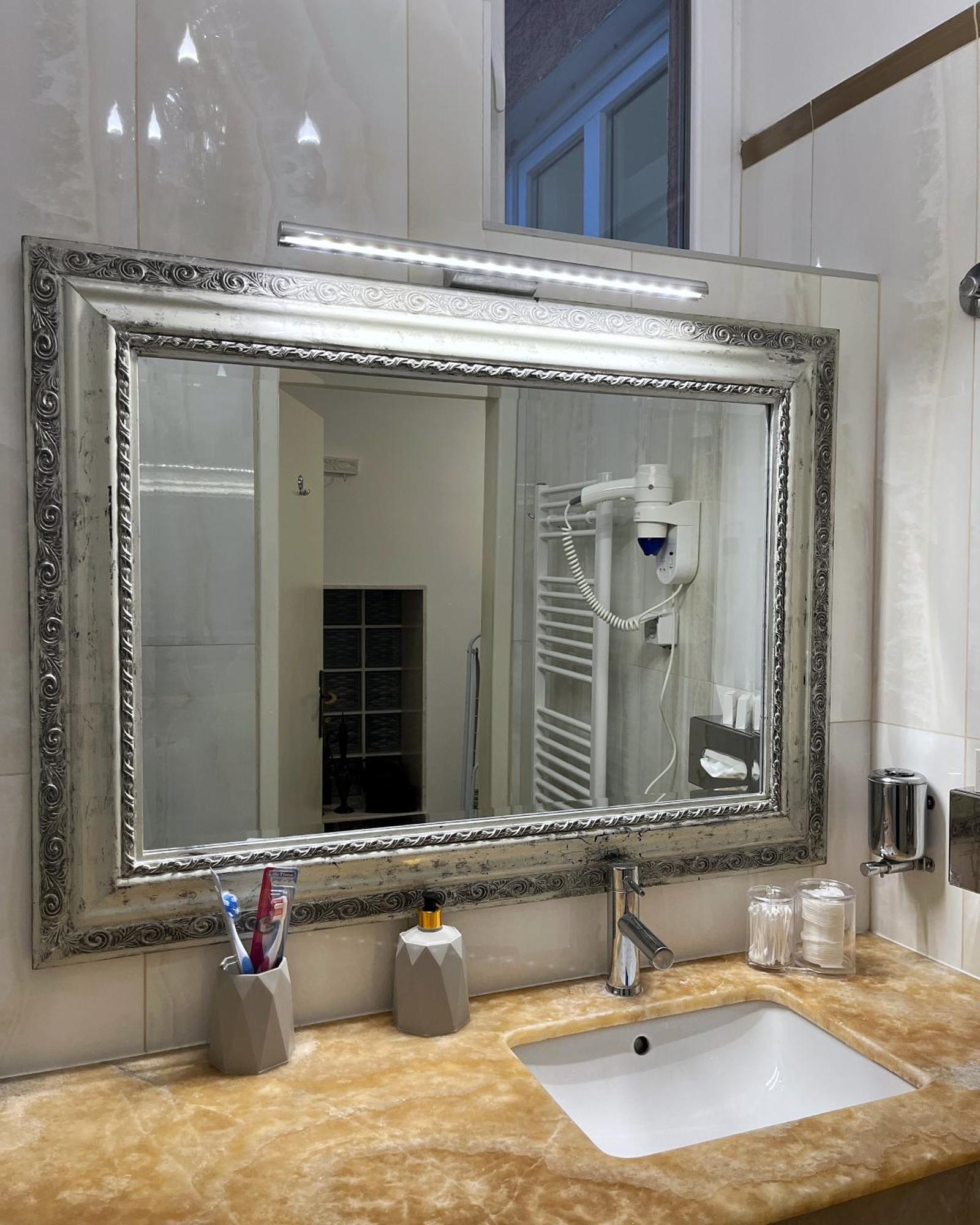 Main Street Retreat Apartment With Free Parking سراييفو المظهر الخارجي الصورة